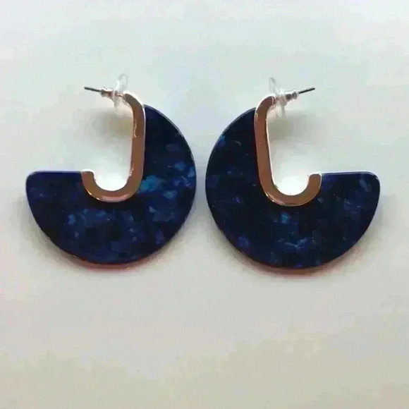 Nine West new Large C Hoop Earrings - Picture 8 of 8
